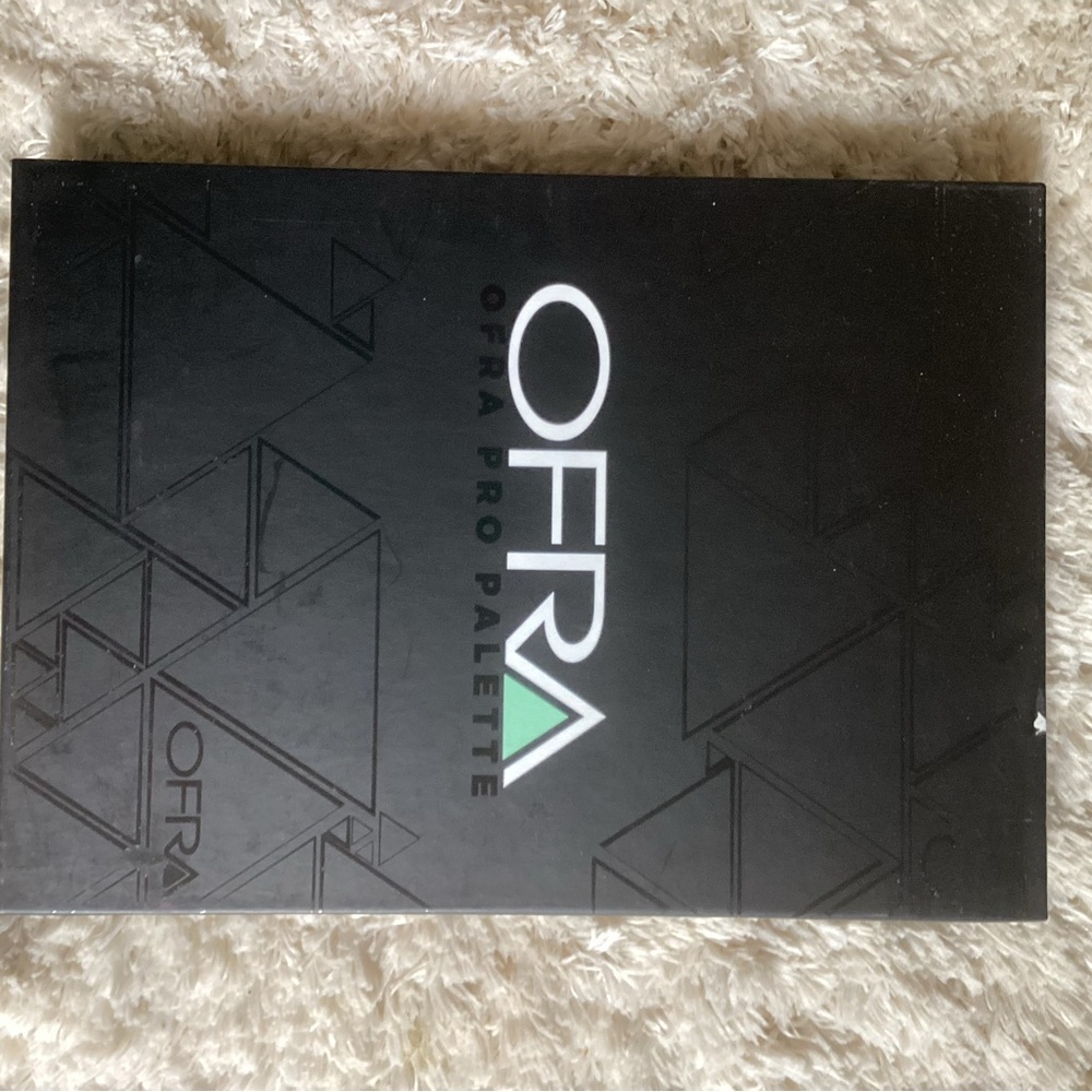 OFRA Eye Shadow Palette